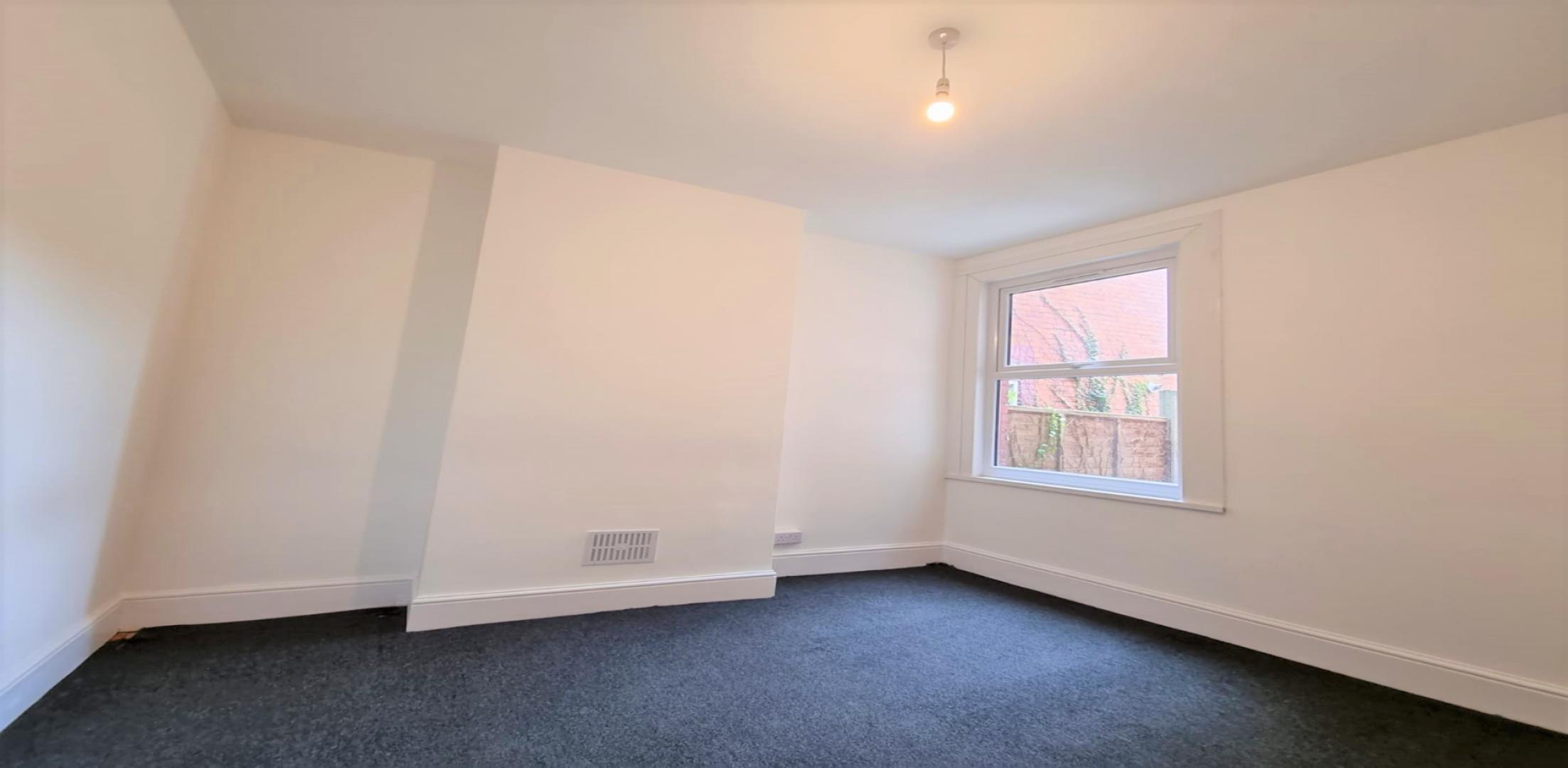 			4 Bedroom, 1 bath, 1 reception Terraced House			 Harlesden Road, Harlesden